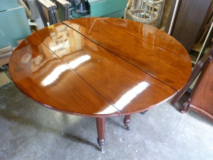 Plateau de table restauré et embelli dans l'atelier