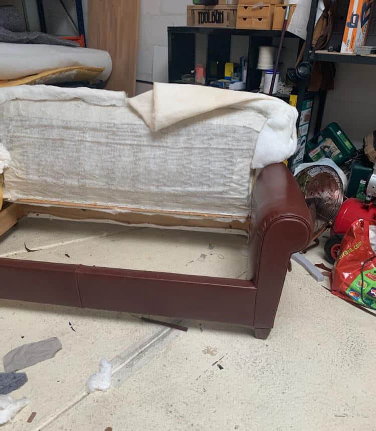 Assise d'un canapé en cuir